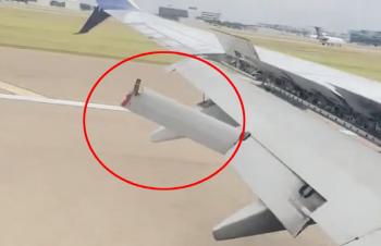 Airplane wing parts are flapping...the fear of passengers who witnessed the damage