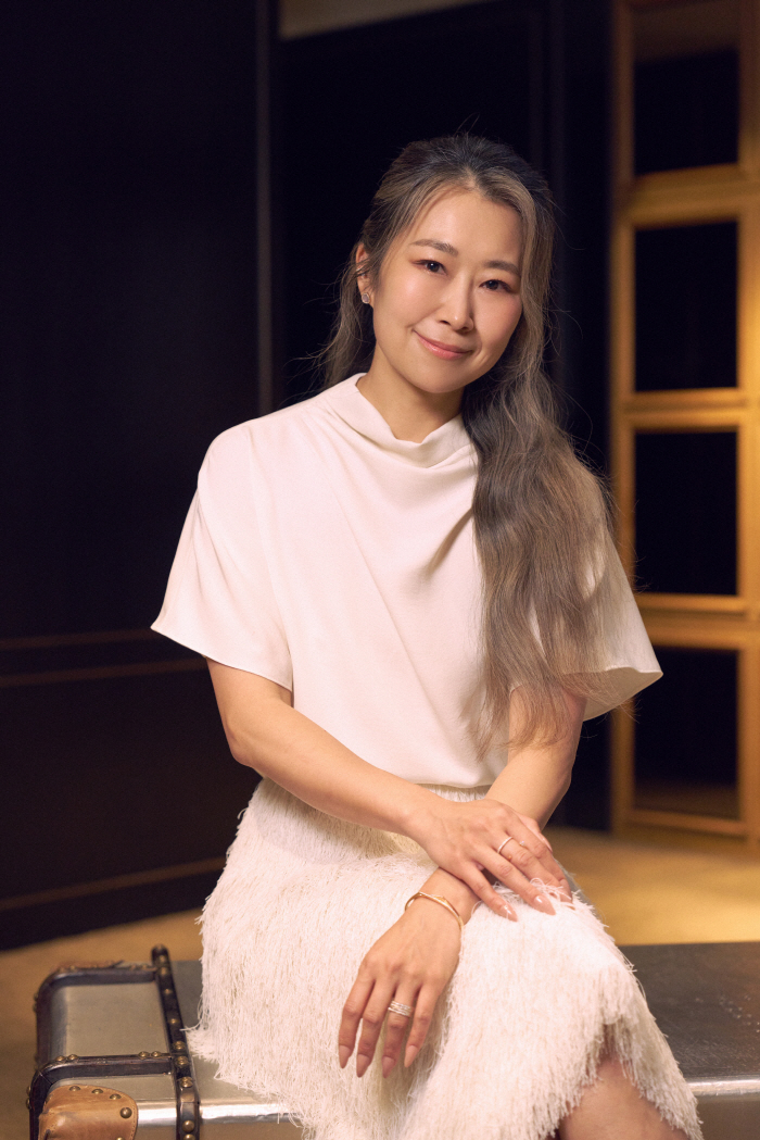Director Kedeheon is not a particular famous girl group..Inspiration for all idols