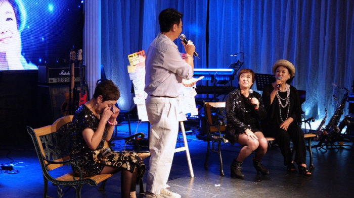 Hello, Yoon Da Hoon..At the end of 'Let's Live Together', we ended up crying