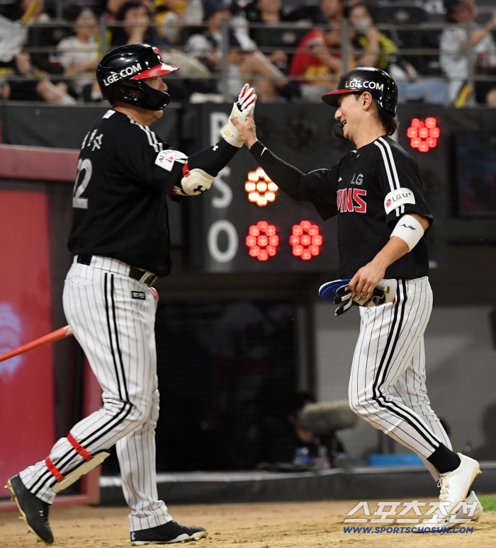 Home run! Home run! LG's firepower is like a disaster.. Now it's 5.5G difference from Hanwha → How did you feel about the amount of extortion