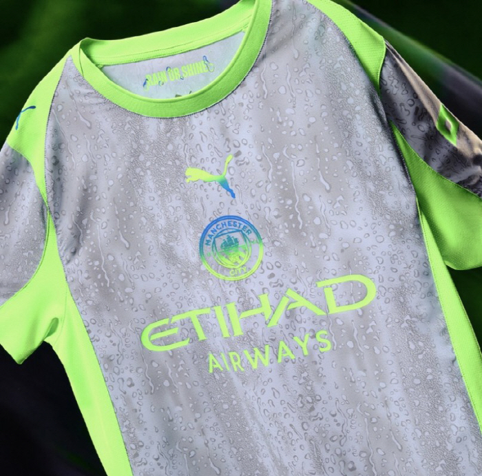 It's the worst ever Why controversy over Manchester City's new uniform design?Fans' response to the concept of rain and gray sky is not good
