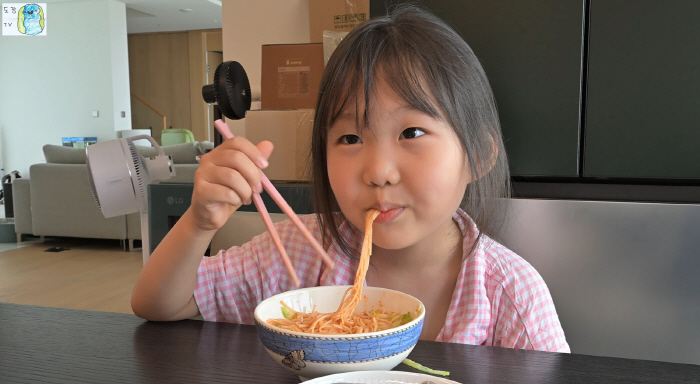 Jang Yoon-jung's daughter Ha-young, ♥ Do Kyung-wan has a lot of money in his 300 million supercar promise account, and he has 540,000 won (Paint TV) 