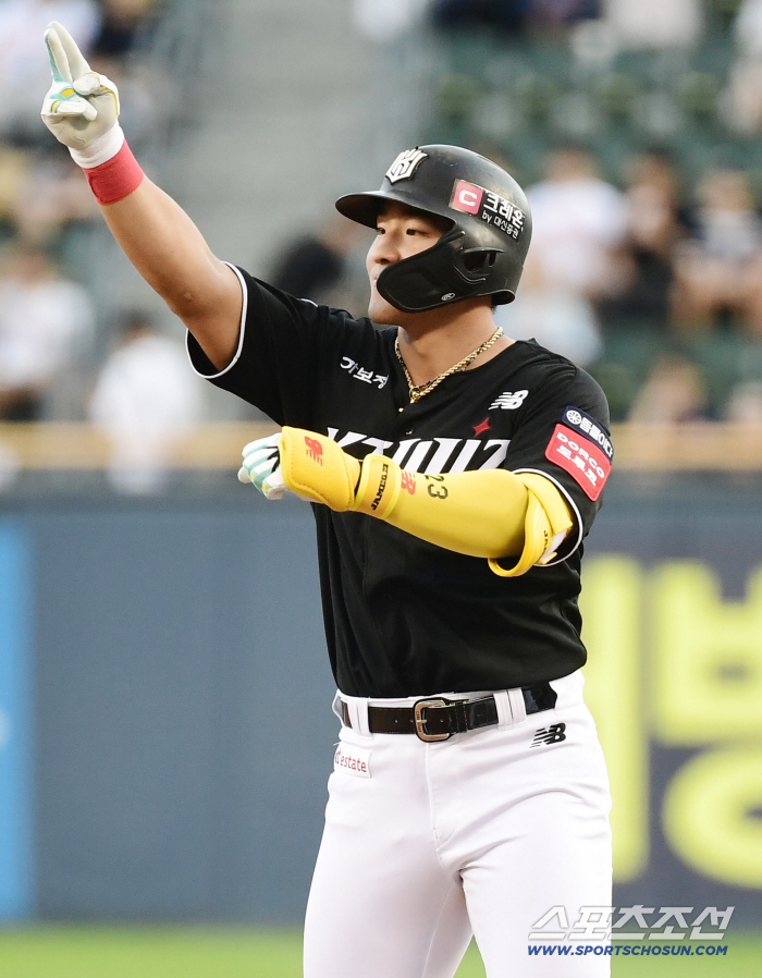  Ahn Hyun-min's timely RBI to make the first point