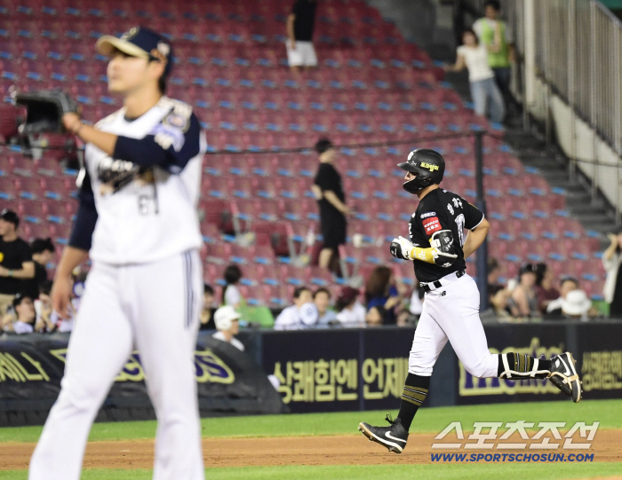  Hwang Jae-gyun, Doosan's Choi Won-jun opponent's come-from-behind bases loaded
