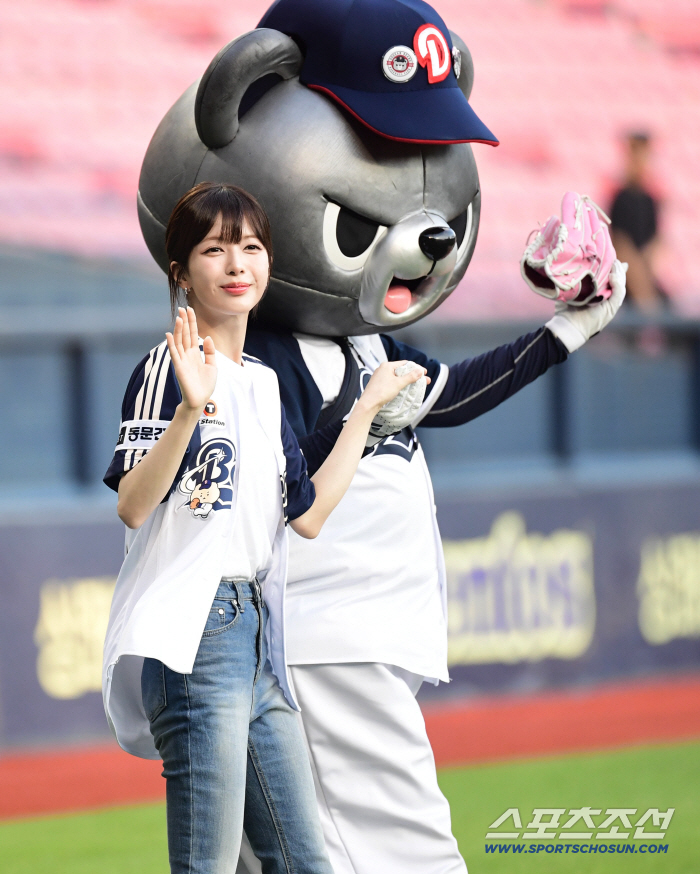  A pleasant outing to the ballpark of Roh Jung