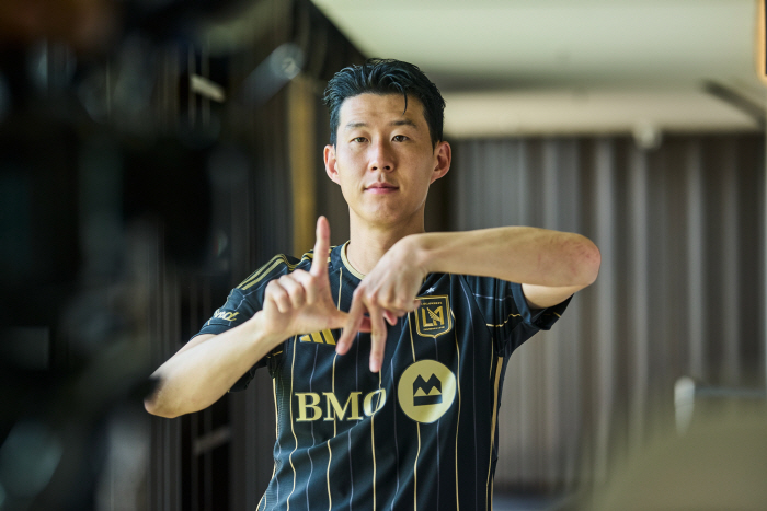 Son Heung-min, who earned 1 trillion won in an emergency, left Tottenham, and immediately hit the finances...Fans follow players rather than clubs