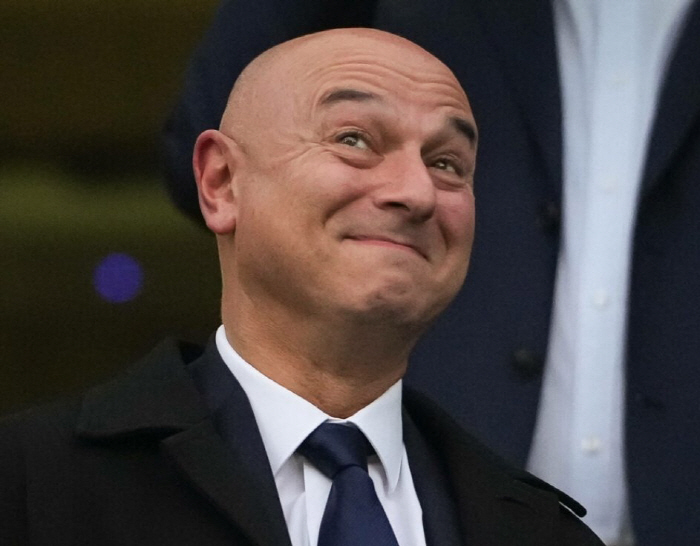 Spurs saved you and you poop! Chairman Levy's Commitment to the Trickle of President Levy...Eze buyout payment hesitation → head-to-head match defeat against Arsenal