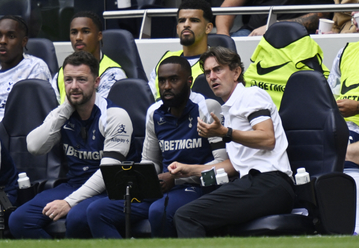 Spurs saved you and you poop! Chairman Levy's Commitment to the Trickle of President Levy...Eze buyout payment hesitation → head-to-head match defeat against Arsenal