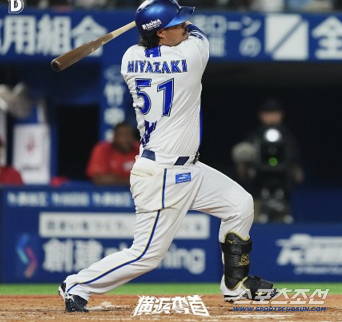 What kind of cartoon game is this…He hit 15 fouls and hit a fastball for the 20th time, hitting a two-run home run, and throwing 59 pitches without allowing a run until the 6th inning without knowing the number of left-handed pitches