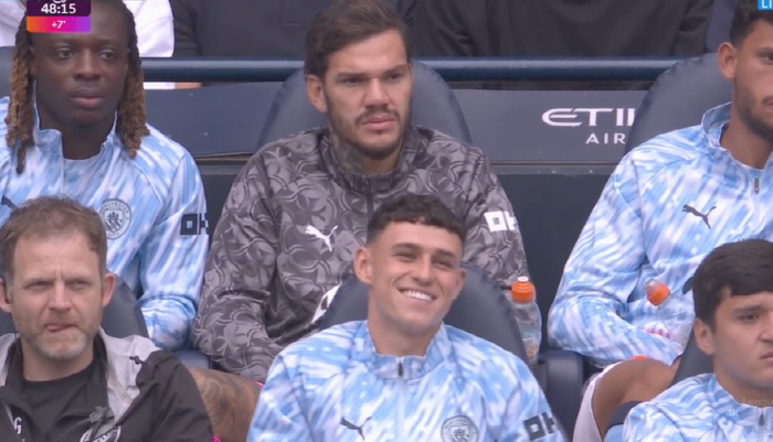 Are you laughing right now! Genius, who fell to Manchester City with a big smile while falling behind 02, controversy over Tottenham's provocation to cheer for the European champion