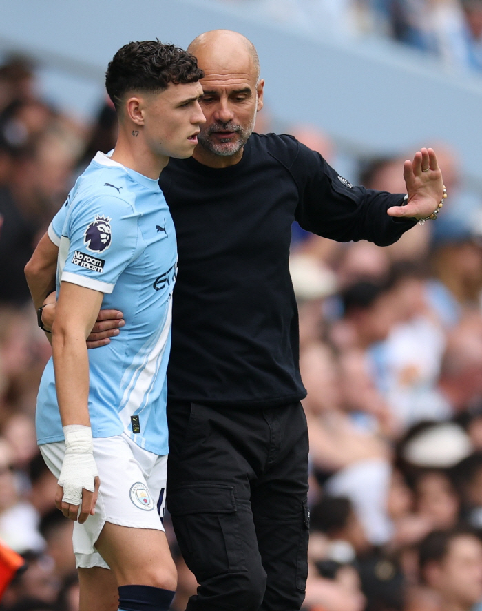 Are you laughing right now! Genius, who fell to Manchester City with a big smile while falling behind 02, controversy over Tottenham's provocation to cheer for the European champion