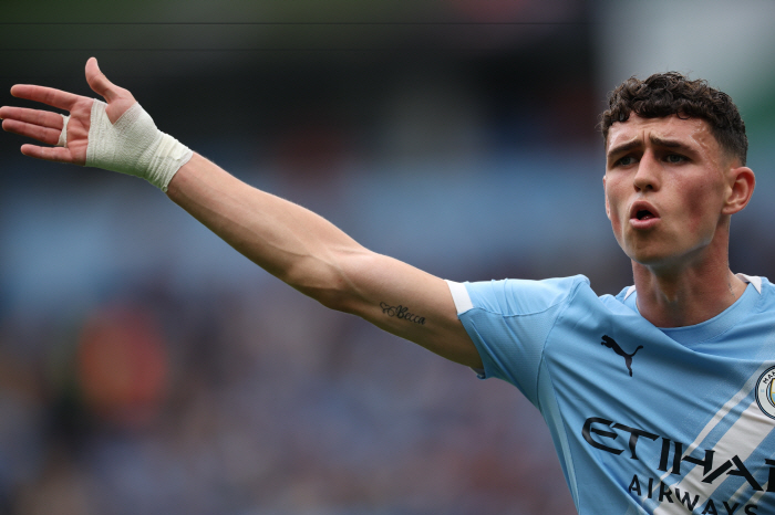 Are you laughing right now! Genius, who fell to Manchester City with a big smile while falling behind 02, controversy over Tottenham's provocation to cheer for the European champion