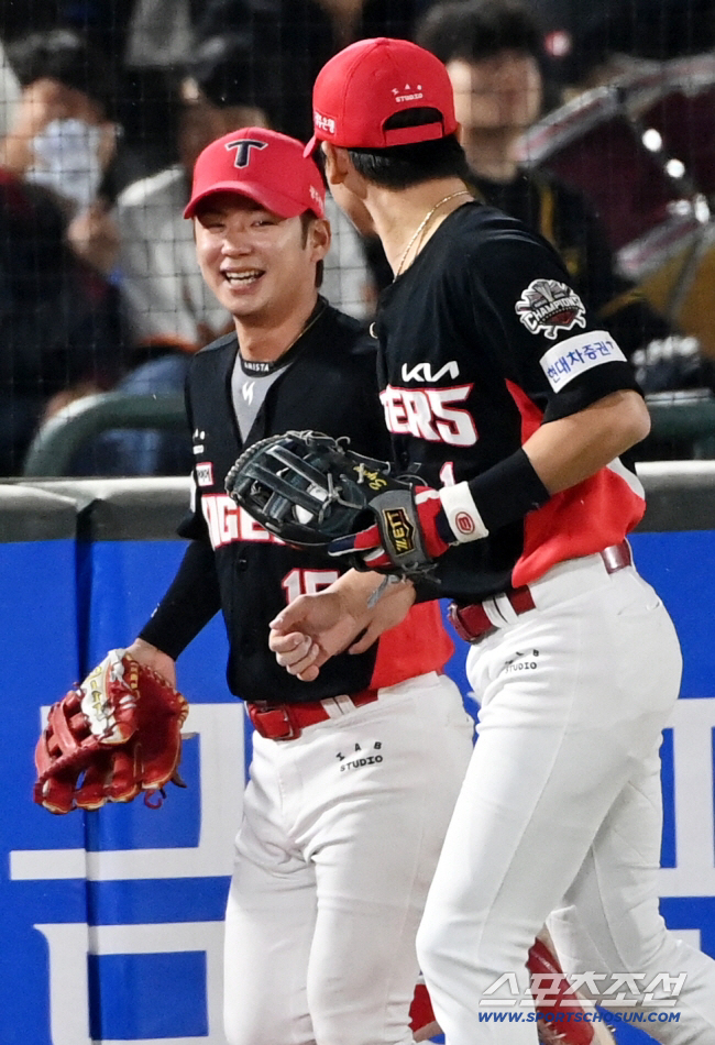 Cold water for complaints of bruising in professional baseball...'I apologize directly.' KIA player, who swore at the fan the same way, bowed his head