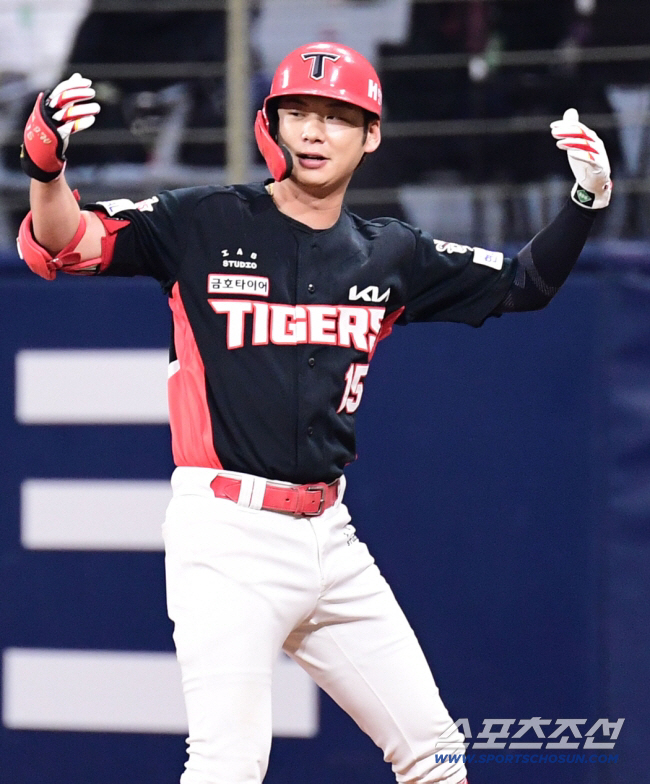 Cold water for complaints of bruising in professional baseball...'I apologize directly.' KIA player, who swore at the fan the same way, bowed his head