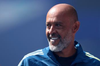It's all SON teachers. Nottingham, director Nunu who led the sensation, and Postecoglou and Mourinho are about to break up