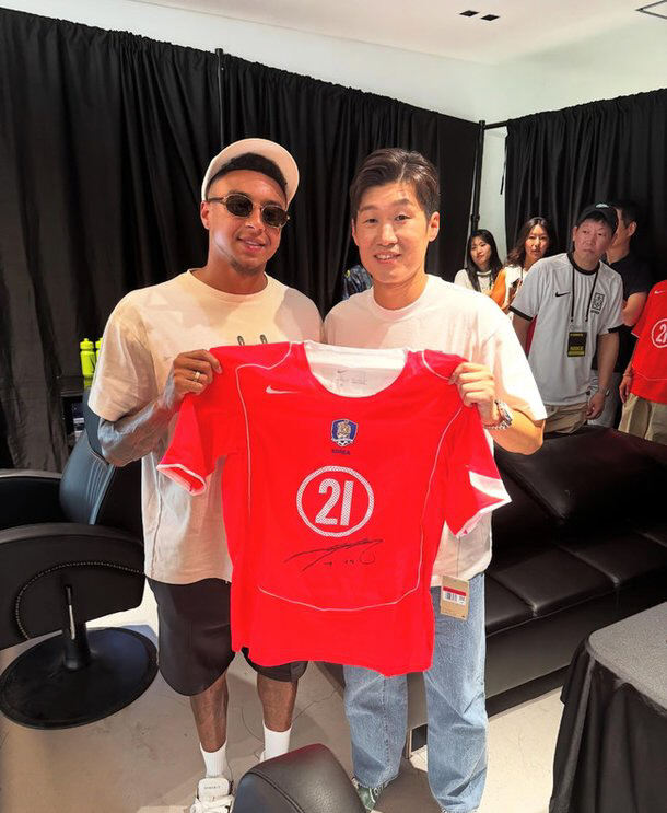 Park Ji-sung X Lingard Manchester United seniors and juniors finally metEncounters in 13 years