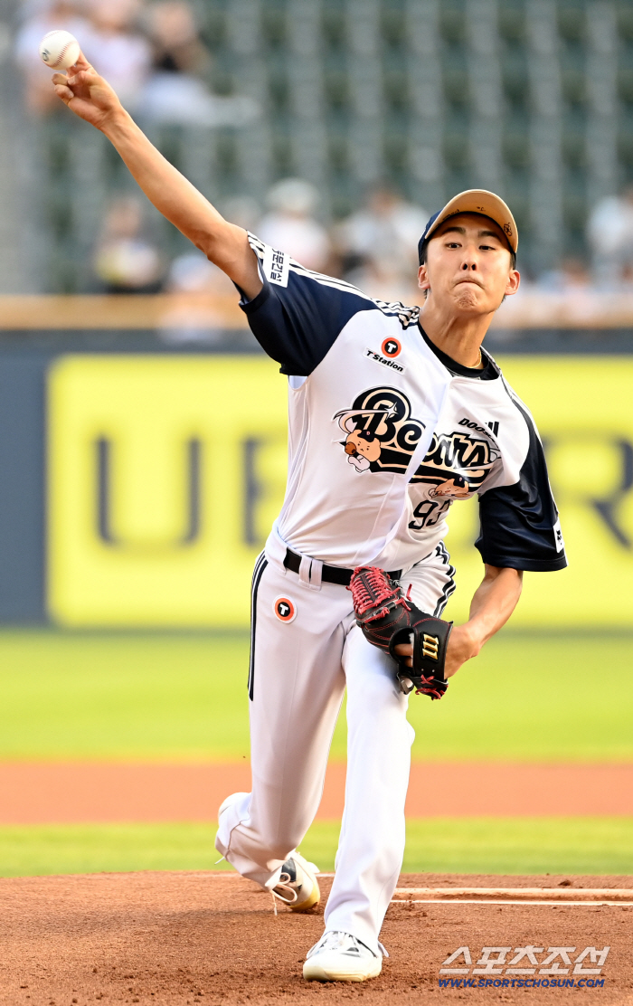 Doosan starter Je Hwan-yu's hard throw