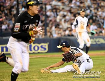  Jehwan, who slipped, doesn't lose focus until the end