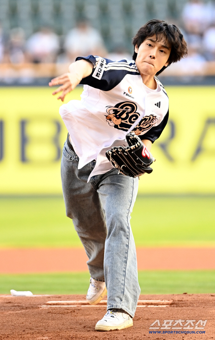  Kang Yooseok, let's go for a strike!