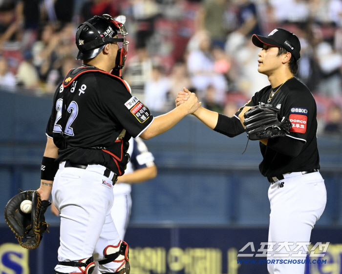  Park Young Hyun Jang Sungwoo, Seungri's high five
