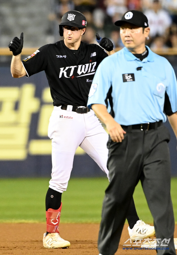  Stevenson bunt to second base