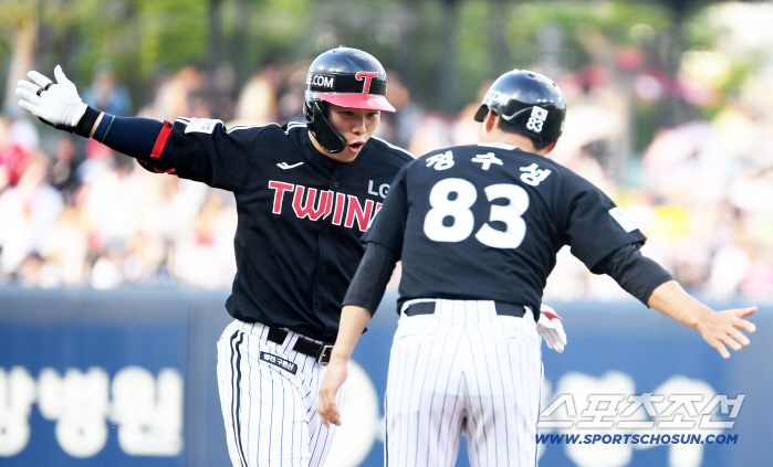  Two-run shot against Moon Sungjoo's nails
