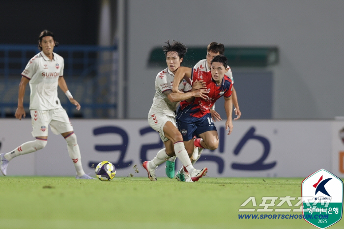 PK missing → Atonement final goal, Lee Dong-kyung did it! Gimcheon, Suwon, 3 to 2! 6G Unbeaten X 2nd place Run 