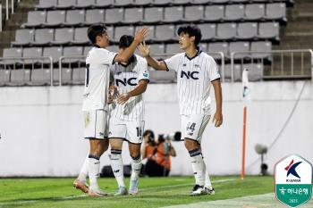 Seoul E-Land with 4 undefeated matches, Kimpo with 11 undefeated matches, and a six-point winning team