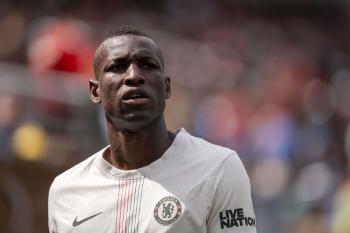 What are you thinking? The squad is thinner than Tottenham's Bayern, which has been pointed out as Kane, is negotiating with a new target, but is it a Chelsea problem?