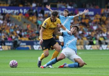 Wolverhampton coach 'Larsen committed to Wolverhampton...Rumors of a transfer to Newcastle remain unwavering.'
