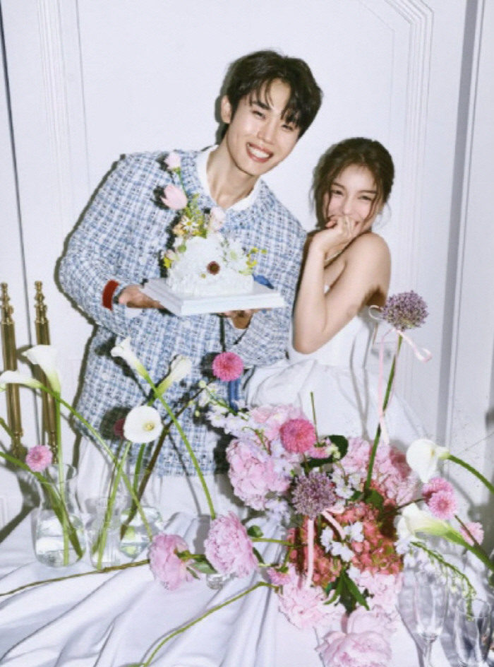 Choi Si-hoon strongly denies rumors that he works at entertainment establishments and represents nightlife...♥ I'm sorry Ailee