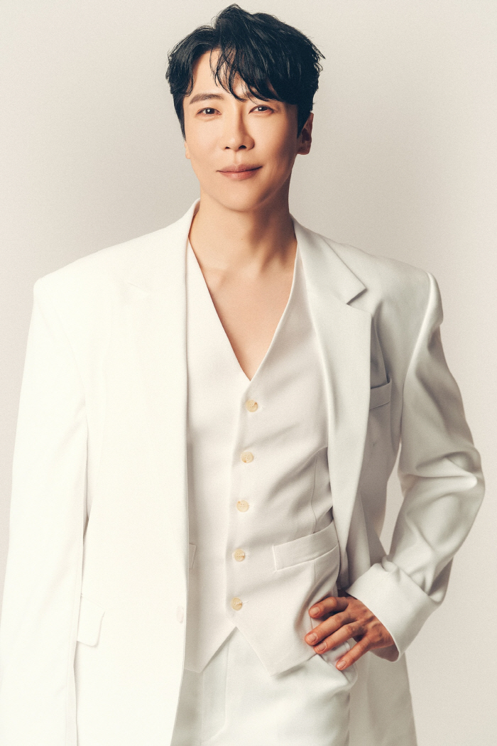 Enoch, you're out as the MC of 'Dongchimi'..a meaningful period 