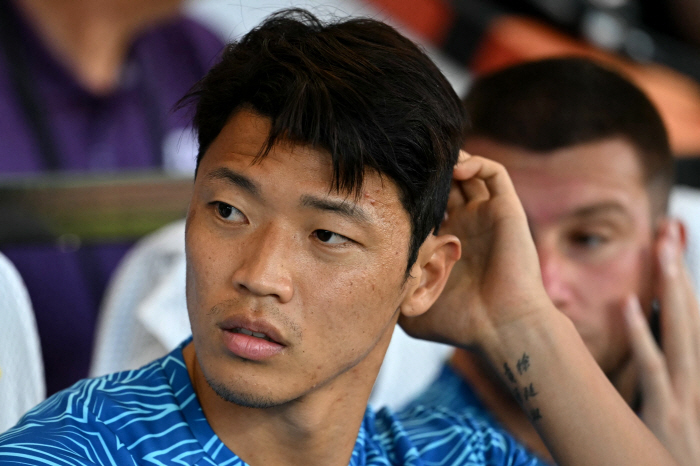  Hwang Heechan's last run was useless Totti's exit Wolverhampton lost 0-1 away to Bournemouth. I can't see a way out
