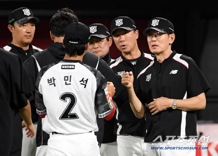 If it's a one-point game, you can do it three times in a row, right? → KT manager Lee Kang-chul, a pitcher management master, thought differently