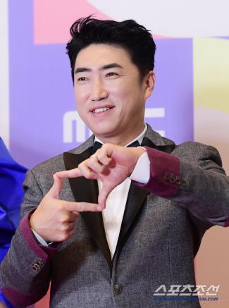 Jang Dong-min Disciplines Children I cry with my heart holding the hawk of love (Solo Tour 4)