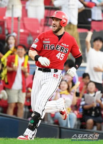 KIA produced 30 home runs and foreign hitters for the first time in five years...LG Tolhurst finished 15 scoreless innings 