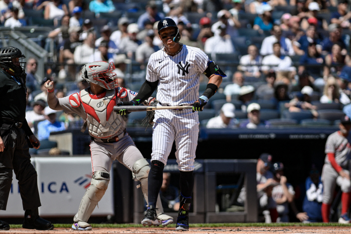 New York fans who burst into applause after allowing seven runs in the ninth inning, Judge is truly angry. I'm really angry with NYY Boston for the eighth consecutive time