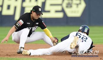  Ahn Jae-seok made a double with a powerful sliding