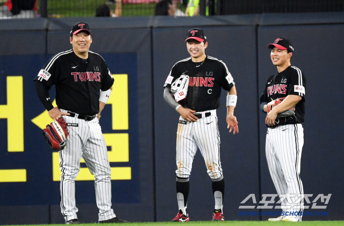  Kim Hyun-soo Park Hae-min and Sung-joo are enjoying themselves