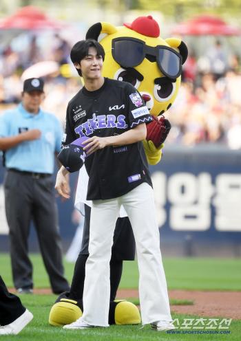  MONSTA X HYUNGWON, try the winning fairy
