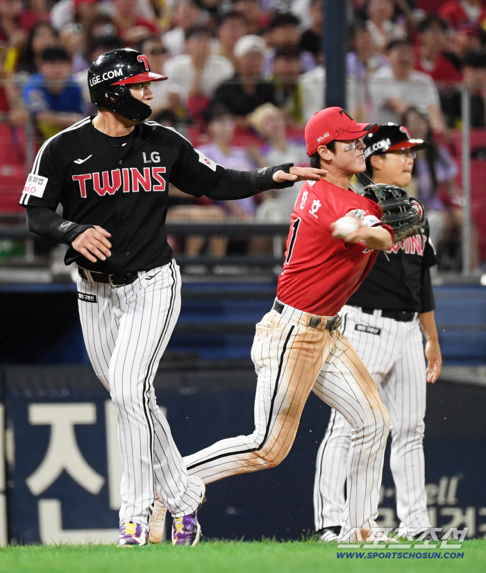  Why did Park Chan-ho throw to second base