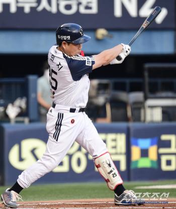  Yang Eui-ji's first RBI infield ball