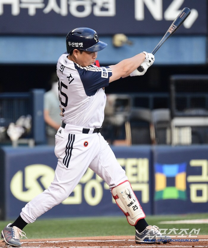  Yang Eui-ji's first RBI infield ball