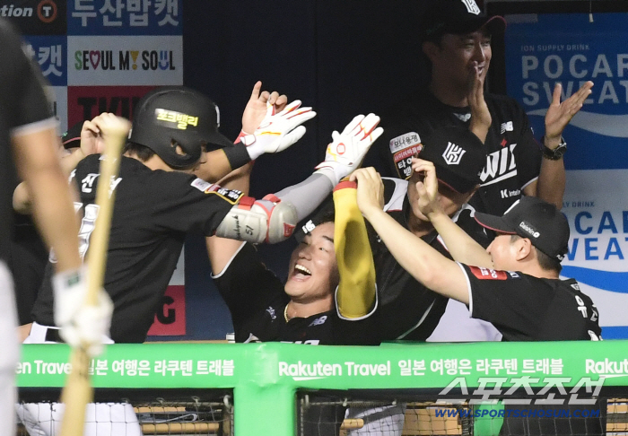 Pinch-hitting come-from-behind 3-point home run bam! KT Jang Jin-hyuk (Small) Hyung-jun said it was cool