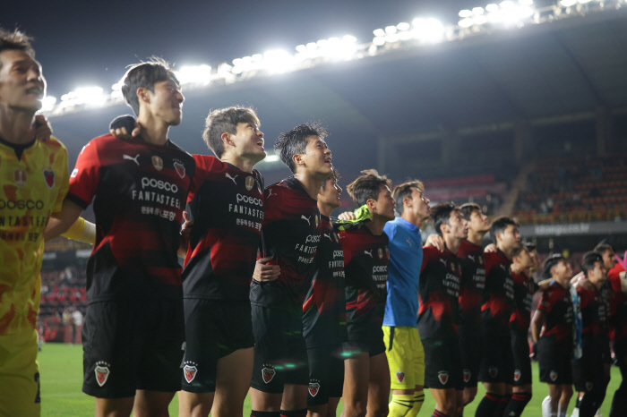 26G Unbeaten Jeonbuk Collapses...Pohang wins 31 with Yonggwangro soccer on top