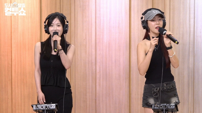Rainbow 18 Go-Woori and Cho Hyun-young team name SISTAR19 came up with...The unit I made to run Water Bomb (Cultwo Show)