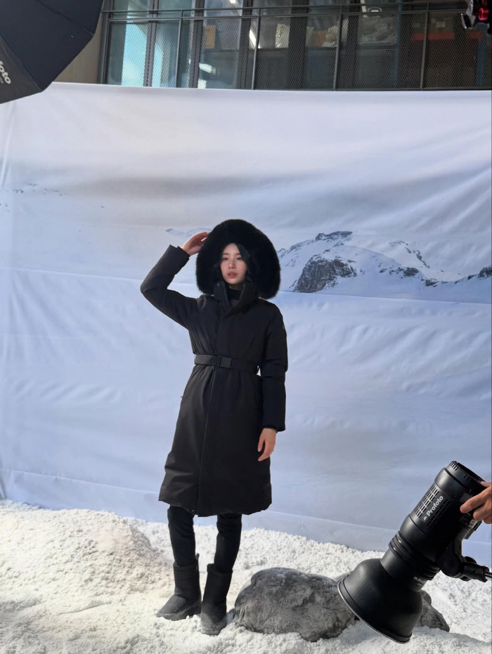  Cheoseo magic..Suzy, a professional wearing padded jackets through the 34-degree heat wave warning nationwide