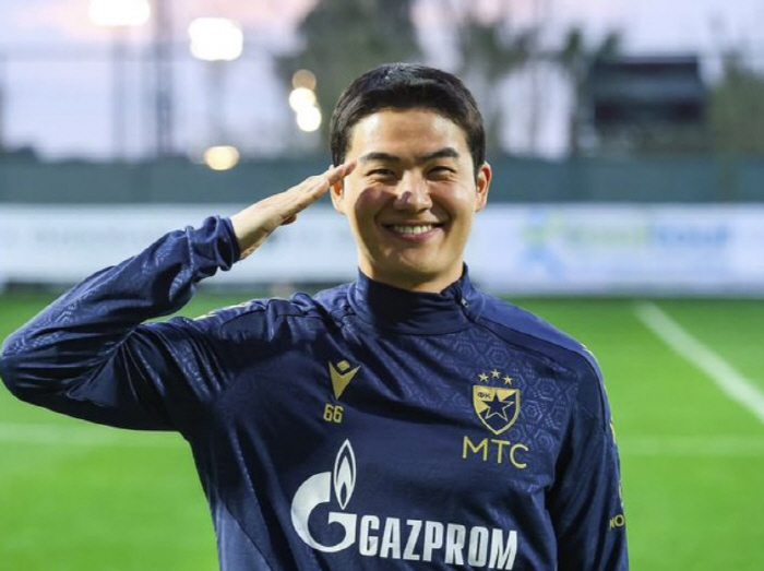 South Korea's special fullback is expected to leave if the ignition conditions are agreed on the possibility of entering the third-place club last season