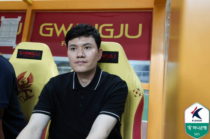 Three wins, three goals and no loss! Natural enemy to catch master Lee Jung-hyo, novice director Jeong Kyung-ho of Gangwon