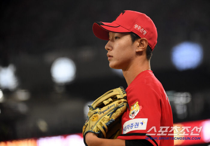 Train to KIA in a surprise → Call-up in 26 days...I'm impressed with the defense. Trade is amazing. It could be Lee's job